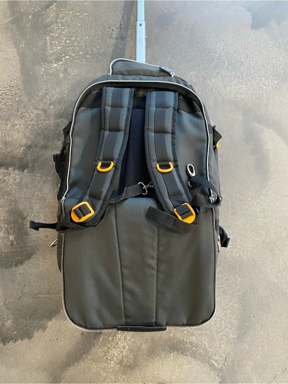 IKEA Family CarryOn Upptacka Wheeled Suitcase Luggage *No Backpack* 22” Jun 026)